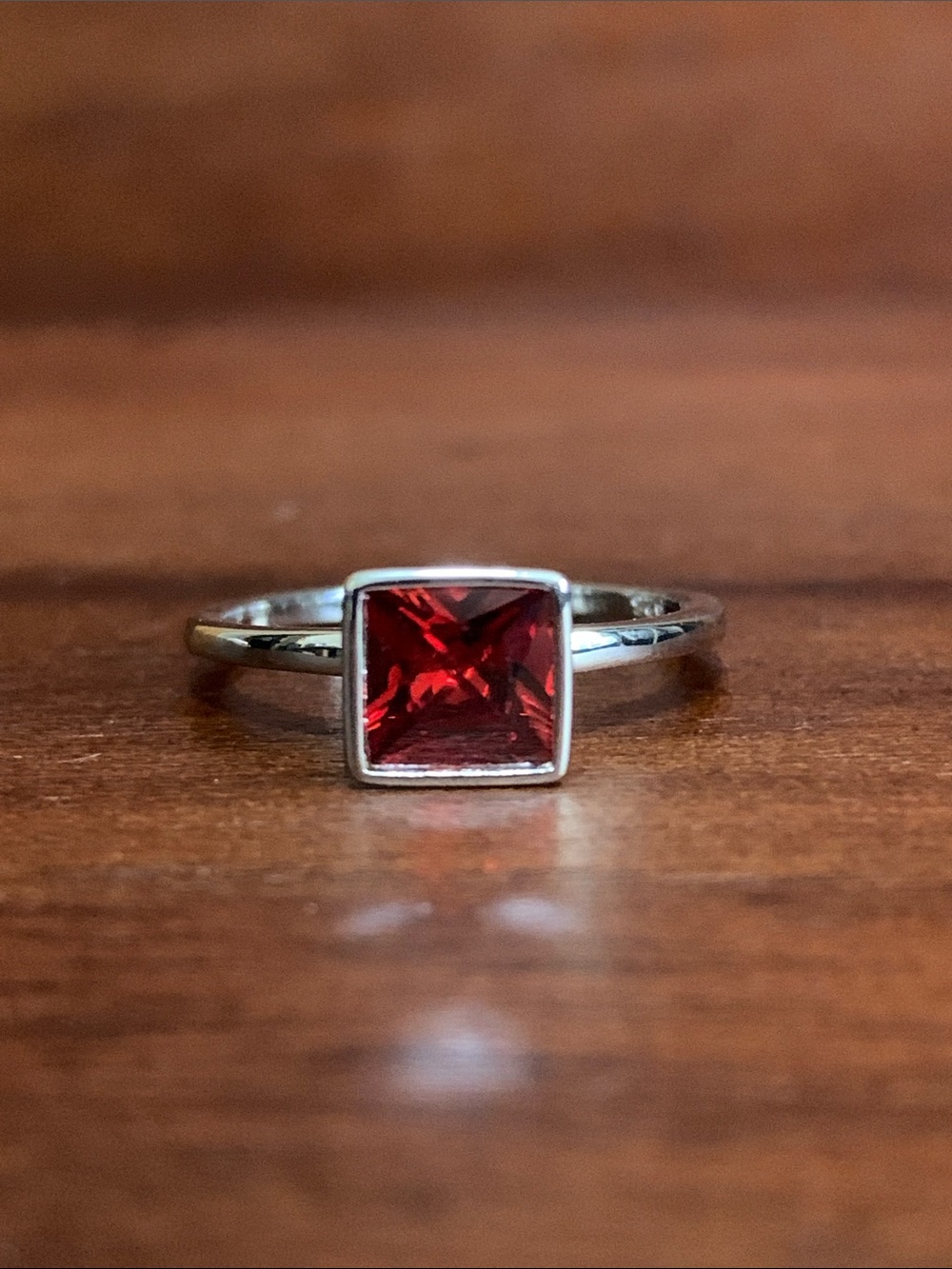 New 925 Silver Princess Cut Solitaire Dark Garnet CZ Ring size 6
